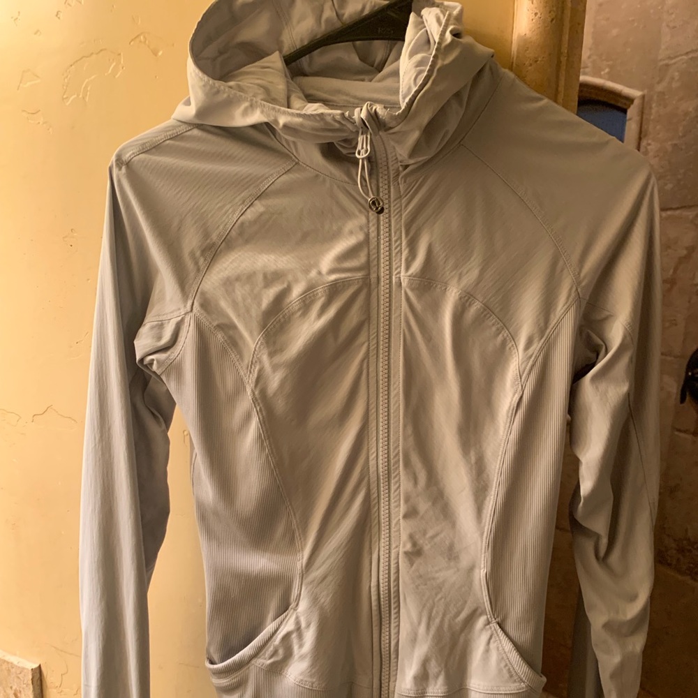 Lululemon jacket Sz 4